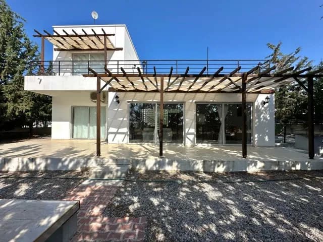 BAHÇELİ 'DE TAM MÜSTAKİL YEŞİLLİKLER İÇİNDE VİLLA