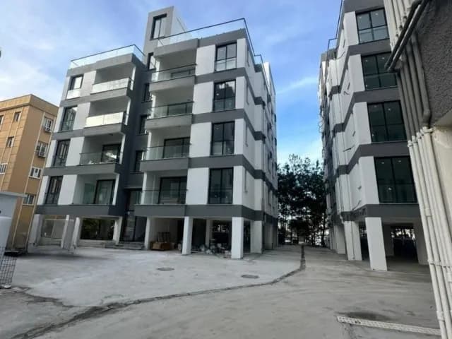 LEFKOŞA 'DA ANA YOLA YAKIN TÜRK KOÇANLI SIFIR DAİRE